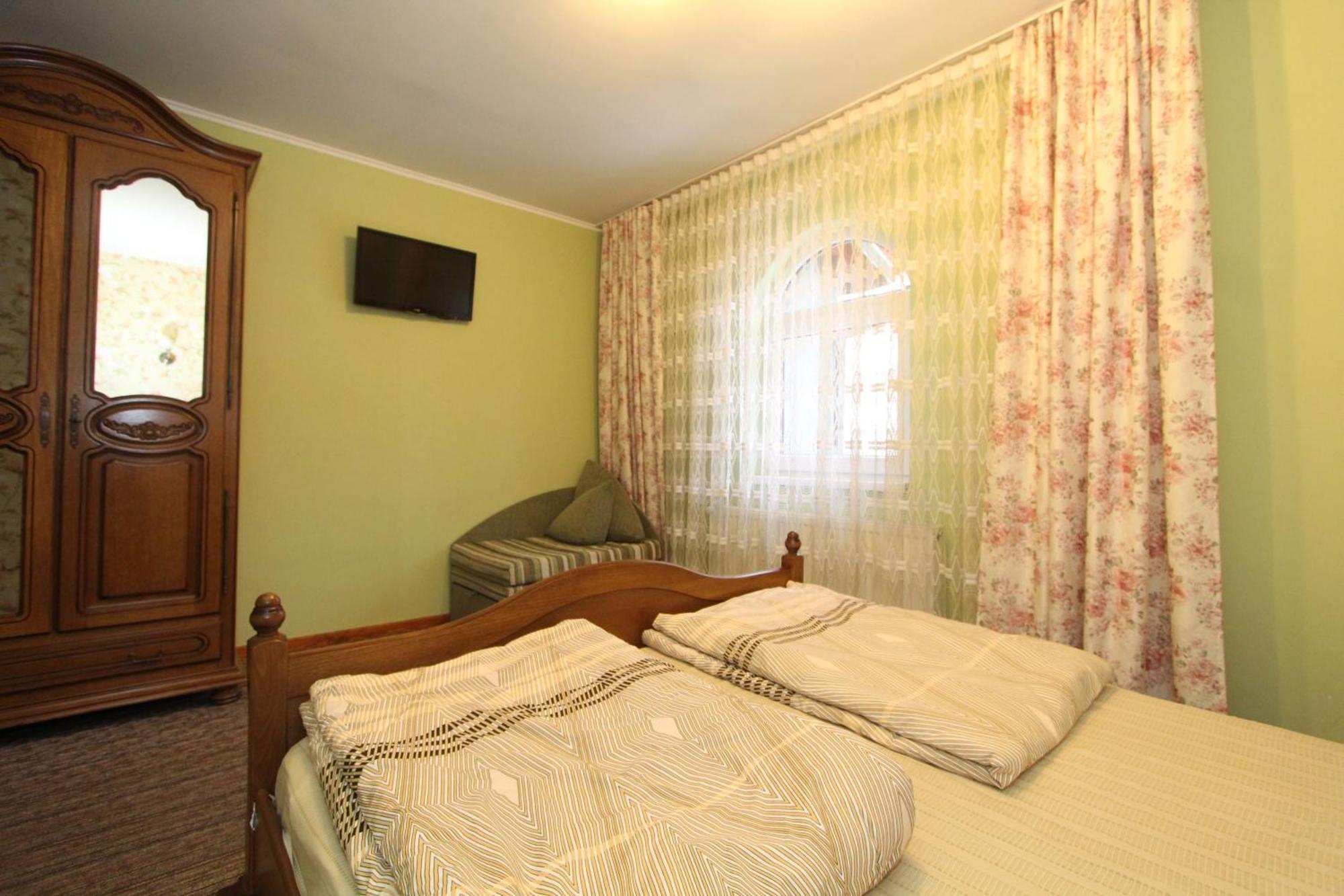 Затишний Міні-Готель "Rosky" Yasinya Room photo